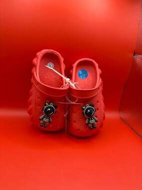 Unbranded Kids Red Chunky Wavy Sole Clogs with Astronaut Charms Size 10
